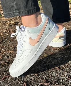 Nike Wmns Court Vision Low Damesko