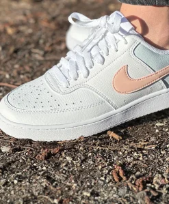 Nike Wmns Court Vision Low Damesko
