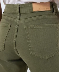 Noisy May Moni Utility Cargo